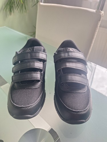 Schwarze sportschuhe comfort - schwarze,